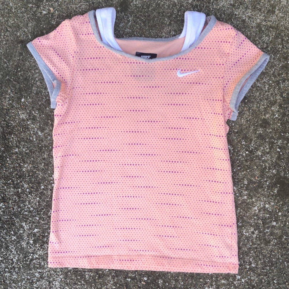 NIKE a girls size 6 shirt